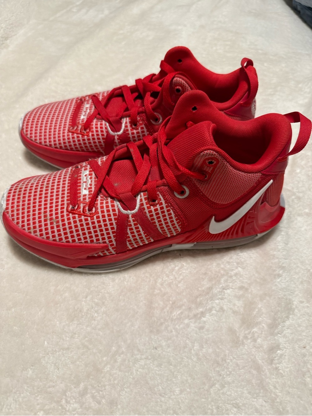 Nike LeBron Witness 7 TB basketball shoes red and white size 9